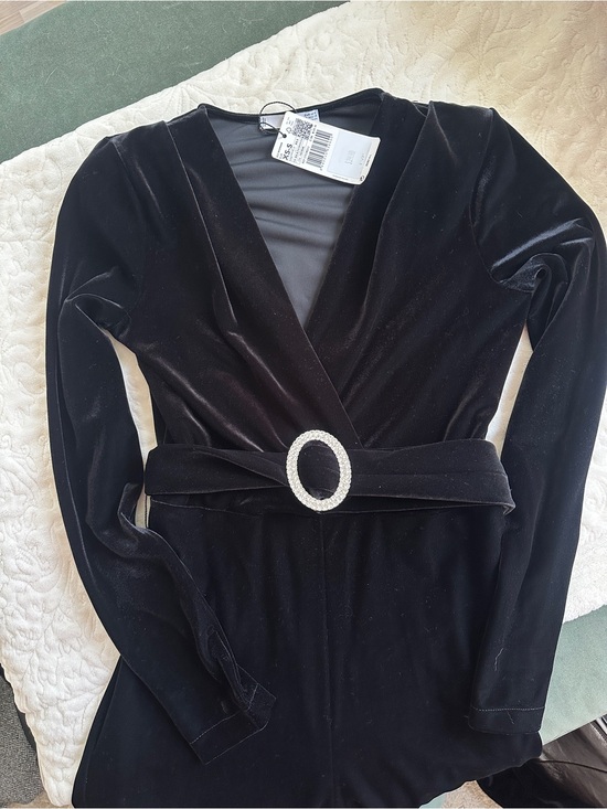 Mango Dresses & Skirts - Mango Black Velvet Long-Sleeve Wrap Dress with Rhinestone Oval Buckle